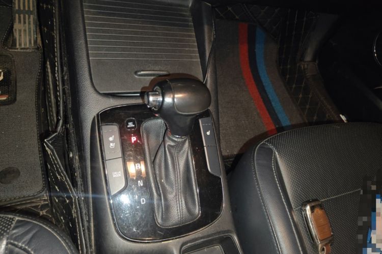 Used Kia K3 2016 1.6L Automatic Premium Gear Lever