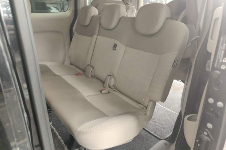 Used Nissan NV200 2014 1.6L CVT Luxury Model China V Standard Left Rear Seat