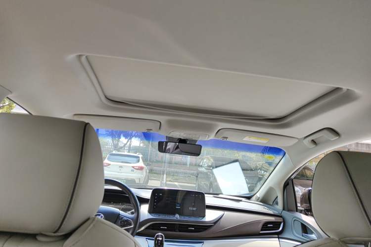 Used Buick GL8 2022 Land Executive Class 652T Prestige Model
