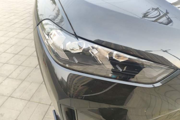 Used BMW X5 2023 xDrive 30Li Luxury M Sport Night Edition Package Right Front Headlight