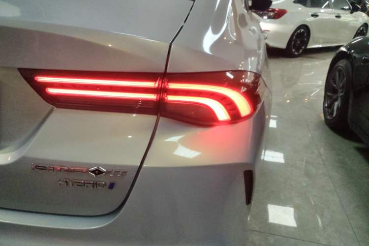 Used GAC Trumpchi EMPOW 2023 Shadow Leopard H High-Energy Hybrid Edition Exterior 3