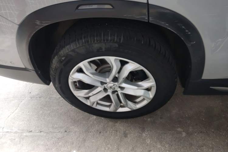 Used Nio ES8 2018 355 km Base Version 7-Seater Edition Right Rear Wheel Hub