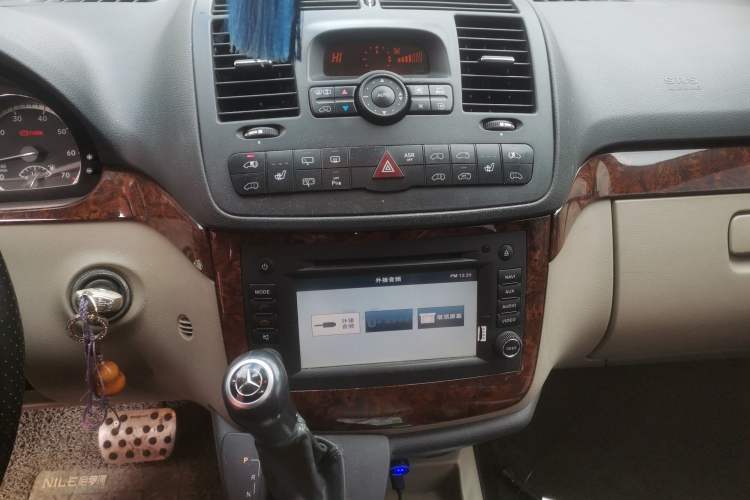 Used Mercedes-Benz Viano 2011 2.5L Navigator Edition