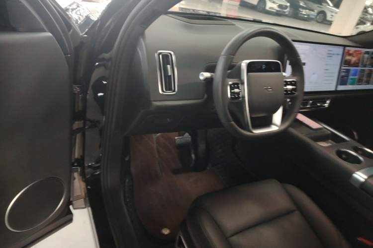 Used Li Auto L7 2023 Air model
