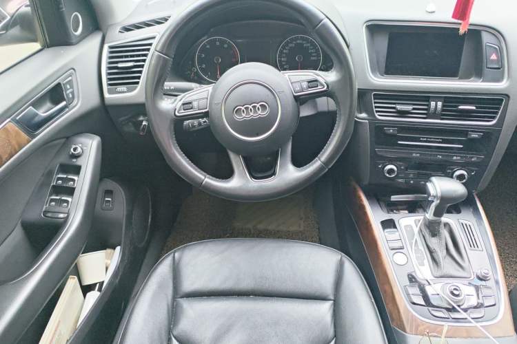 Used Audi Q5 2013 40 TFSI Comfort Edition Steering Wheel