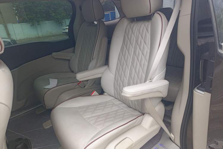 Used Buick GL8 2023 Land Executive Class Comfort Model