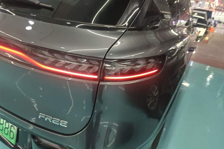 Used VOYAH FREE 2025 318 318 km Rear-Drive Touring Edition