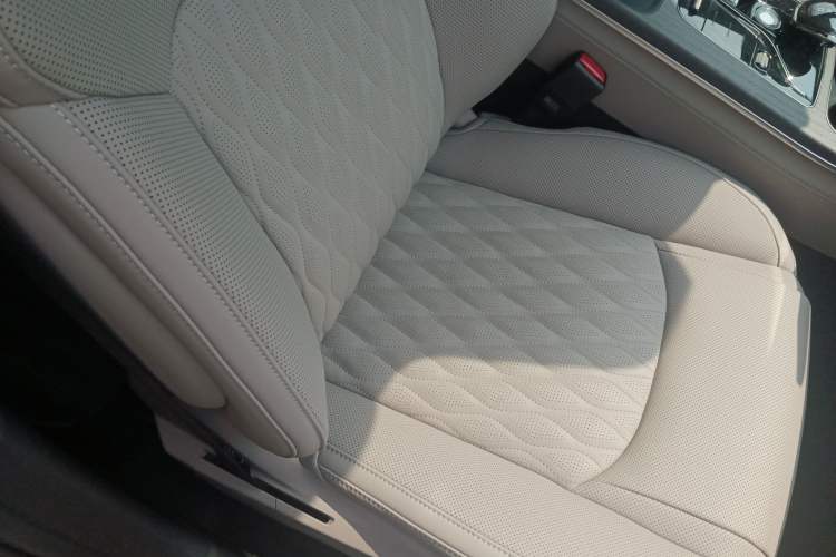 Used BYD Han 2025 DM-i Intelligent Driving Edition 125KM LiDAR Flagship Model
