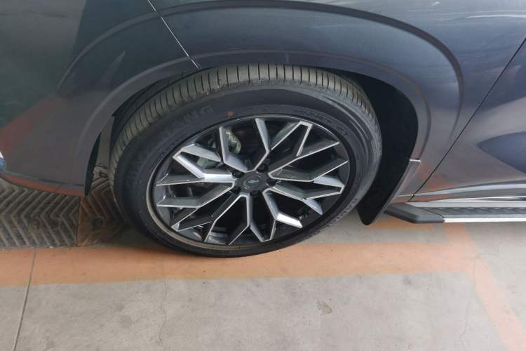 Used CHANGAN OSHAN Z6 New Energy 2023 ZhiDian iDD 150KM Flagship PLUS Left Front Wheel Hub