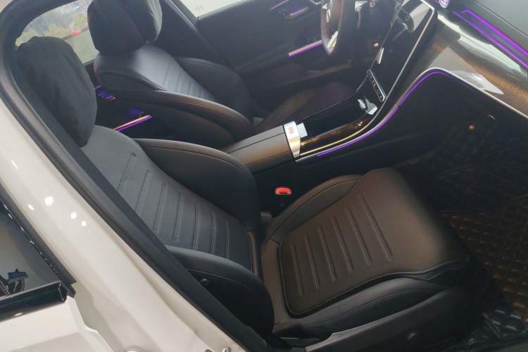 Used Mercedes-Benz C-Class 2025 C 260 L Obsidian Night Sport Edition Right Front Seat