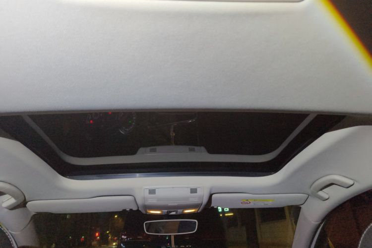 Used Volkswagen Golf 2018 230TSI Automatic Luxury Version Headliner