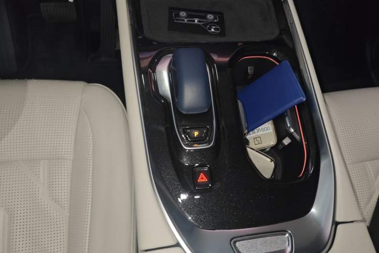 Used Zeekr 009 2024 Six-Seat Executive Version 4WD 108 kWh
