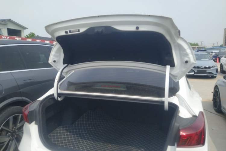 Used CHANGAN Eado 2023 Changan Edition PLUS Blue Whale NE 1.4T GDI DCT Prestige Version Trunk