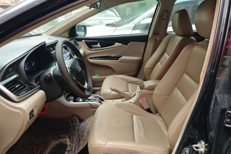 Used Honda Crider 2013 1.8L automatic luxury edition Left Front Seat