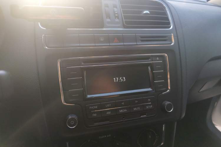 Used Volkswagen Polo 2016 1.6L Automatic Comfort Model Gear Lever