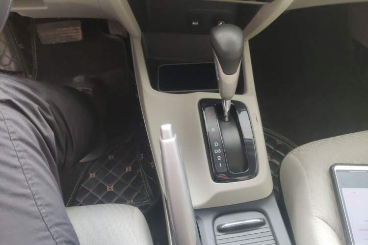 Used Honda Civic 2014 1.8L Automatic Classic Edition Gear Lever