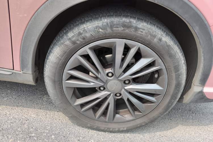 Used NETA V 2022 Chao 400 Lite Pink Custom Edition Right Front Wheel Hub