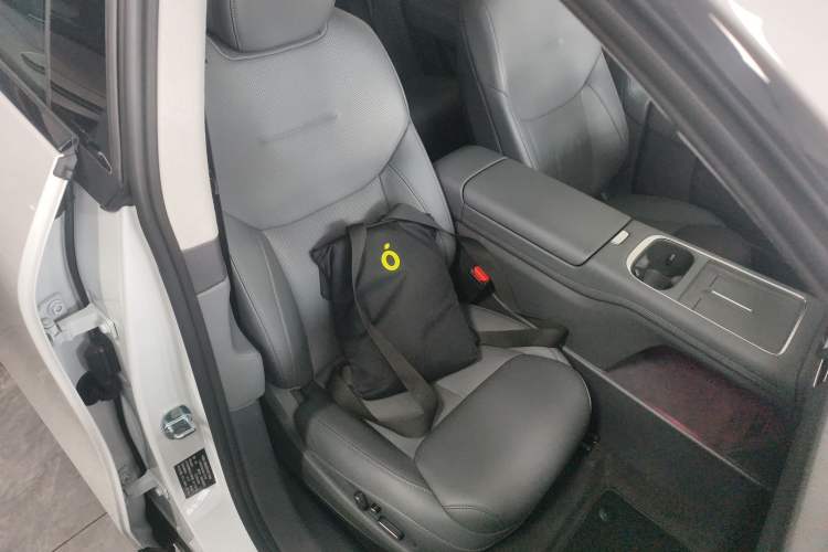 Used XPeng G6 2025 625 Long-Range Max Flagship Edition Right Front Seat