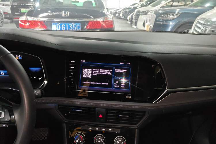 Used Volkswagen Sagitar 2021 280TSI DSG Comfort Connect Edition Audio And AC Panel