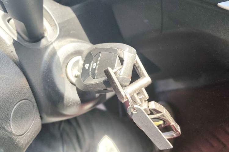 Used Chevrolet Trax 2019 325T Automatic Sport Edition China VI Standard Vehicle Key