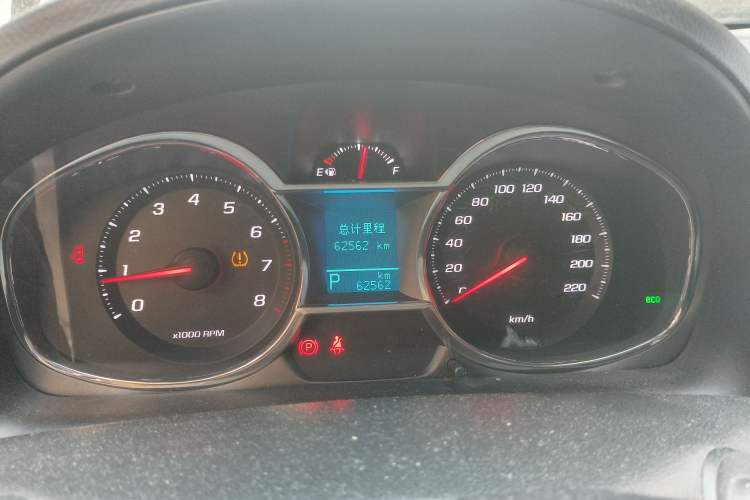 Used Chevrolet Captiva 2015 2.4L 4x4 Flagship Edition 7-Seater