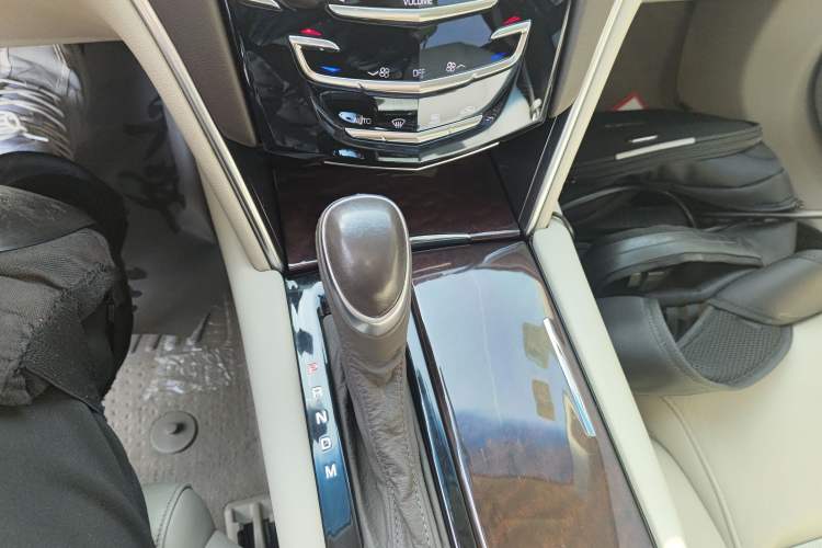 Used Cadillac XTS 2015 28T Comfort Model