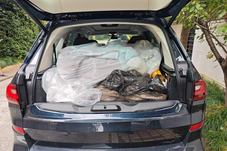 Used BMW X7 2019 xDrive40i Luxury M Sport Package Trunk