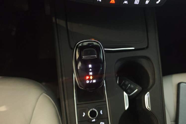 Used Cadillac XT4 2024 28T Two-Wheel-Drive Prestige Version Gear Lever