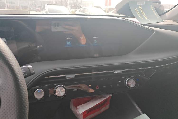 Used Dongfeng Aeolus Huge 2022 Mach Dual-Motor 1.5T MHD Dare-to-Dream Edition