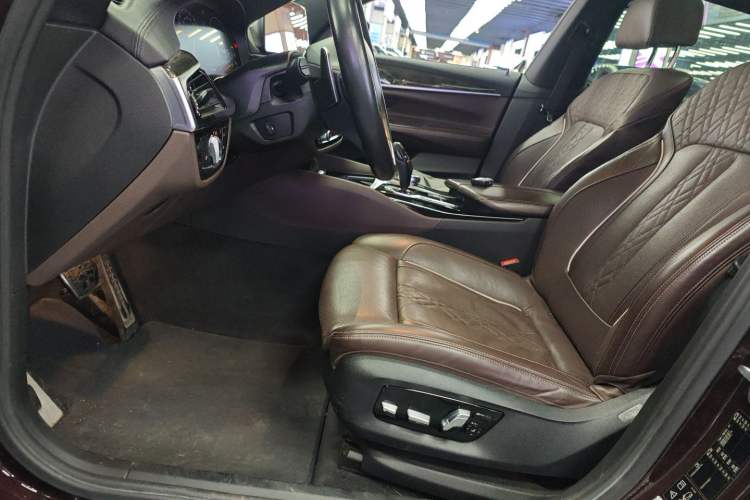 Used BMW 6 Series GT 2018 640i xDrive M Sport Package
