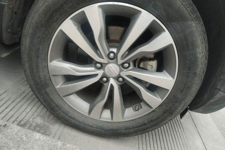 Used Geely Auto Emgrand X7 Sport 2016 2.0L Manual Smart Connect Version