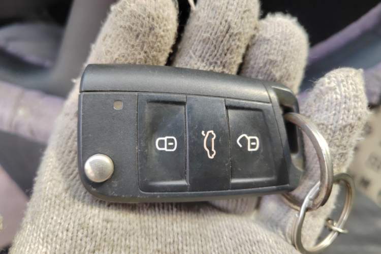 Used Skoda Octavia 2016 1.6L Automatic Chuanxing Edition Vehicle Key