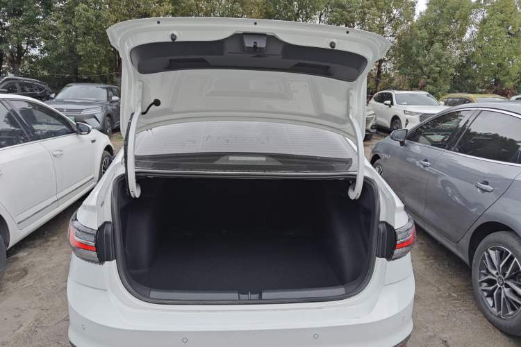 Used Volkswagen Lavida 2025 New Sharp 1.5L Outstanding New Edition