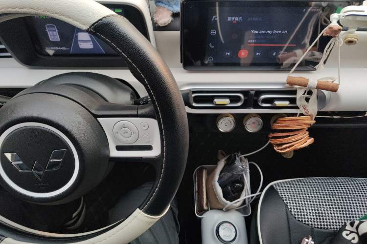 Used Wuling Hongguang MINIEV 2024 3rd Generation 215km Advanced Version
