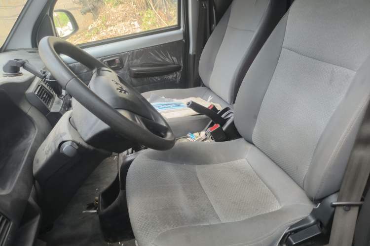 Used Wuling Rongguang 2021 1.5L Extended Basic Enclosed-Window Vehicle 2 Seats L3C Left Front Seat