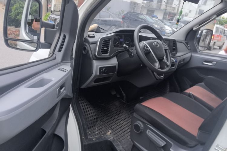 Used SAIC MAXUS Xintu V80 2023 2.0T AMT Classic Aoyuntong Long Wheelbase Mid-Height 6/7/8/9-Seater