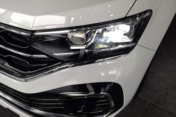 Used Volkswagen Tayron X 2020 330TSI Two-Wheel Drive Luxury Smart Connectivity Version Left Front Headlight