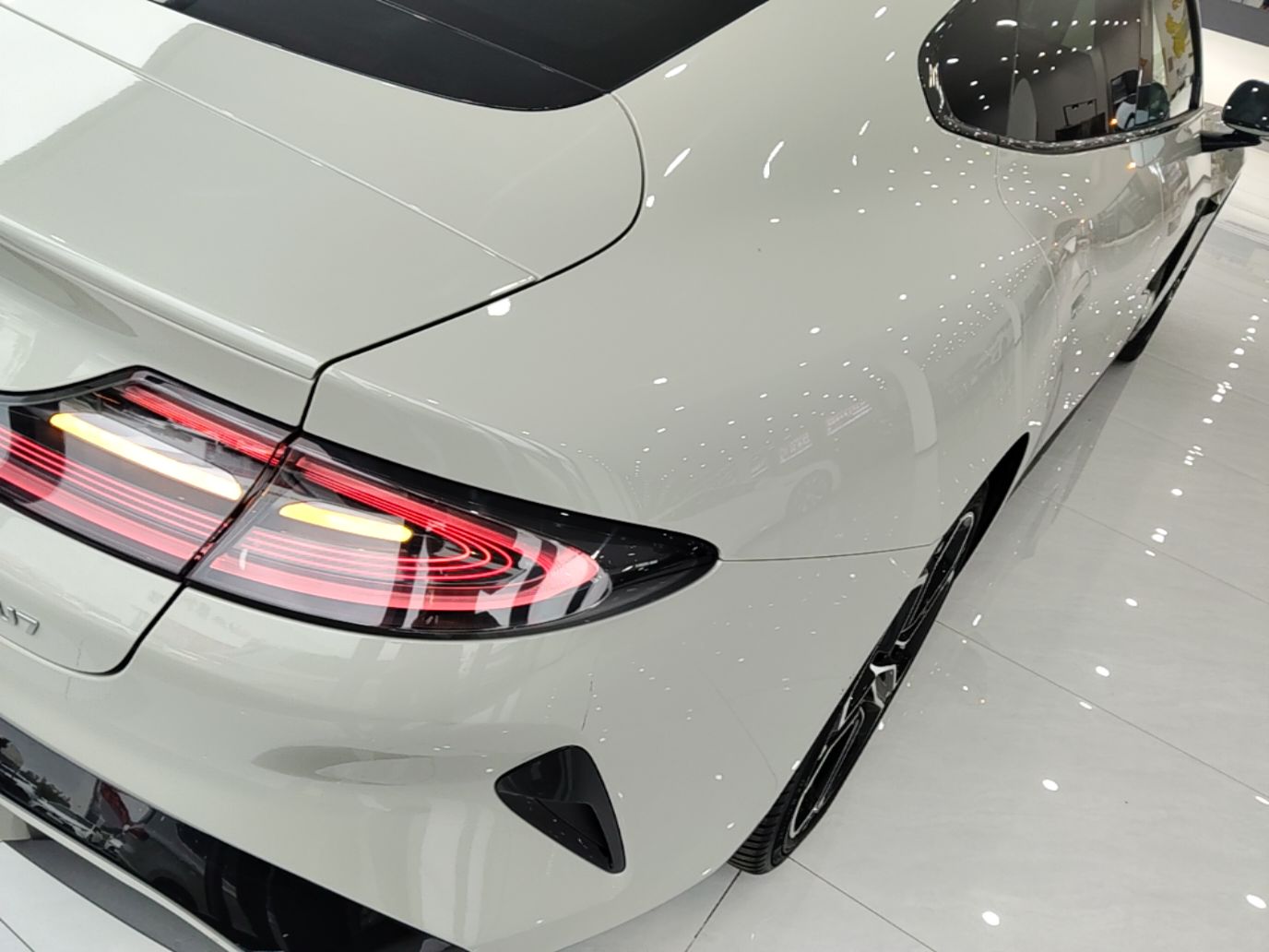 Xiaomi Auto SU7 2024 Rear-Drive Ultra-Long Range Advanced Pro-Level Intelligent Driving Version — снимка 9