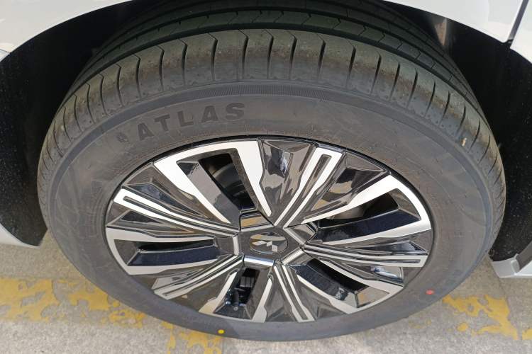 Used Wuling Wuling Starlight 730 2025 Model Pure Electric 500km Luxury Edition
