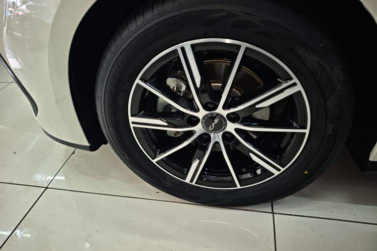 Used BYD Seal 06 New Energy 2024 DM-i 80KM Prestige Model Exterior 4