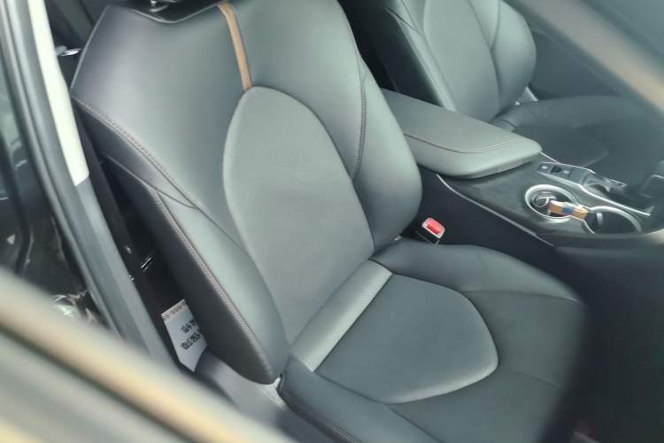 Used Toyota Camry 2023 2.0G Luxury Edition