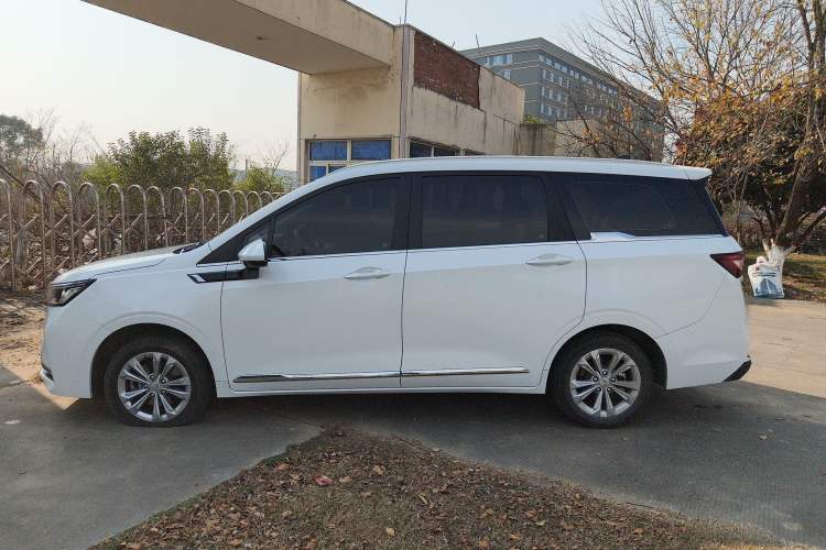 Used Wuling Jiachen 2022 1.5L Manual Comfort Edition