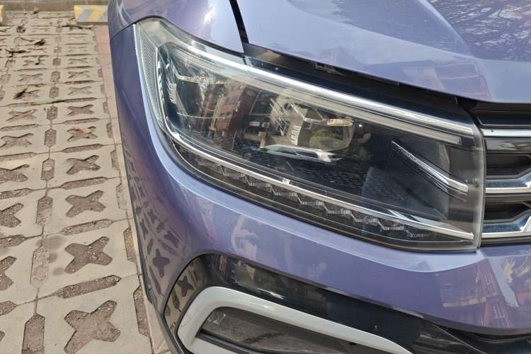 Used Volkswagen T-Cross 2019 1.5L Automatic Comfort Edition Right Front Headlight