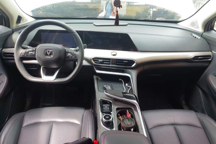 Used CHANGAN UNI-T 2021 1.5T Excellence Model Center Console