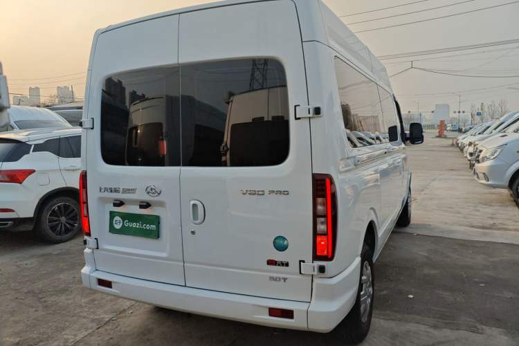 Used SAIC MAXUS Xintu V80 2025 PRO Aoyuntong 2.0T Automatic Long-Wheelbase Mid-Roof Model with 6/7/8/9 Seats
