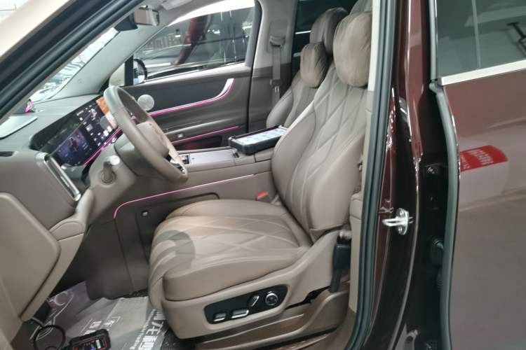 Used Hima AITO M9 2025 Extended-Range Max Version 52 kWh 5-Seater Edition