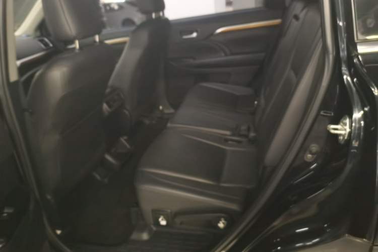 Used Toyota Highlander 2018 2.0T Four-Wheel Drive Luxury Version 7 Seats China VI Standard
