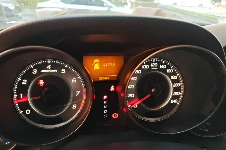 Used Acura MDX 2010 3.7 Standard Edition Odometer Close Up