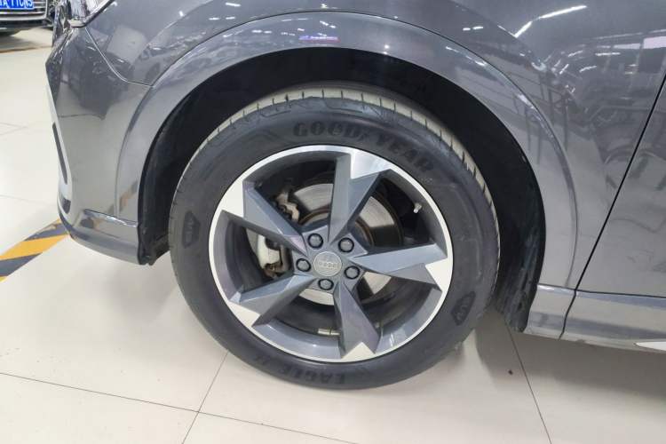 Used Audi Q3 2019 35 TFSI Fashion Dynamic Model