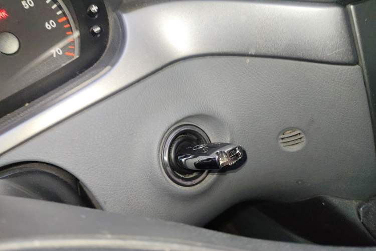 Used Mercedes-Benz Vito 2011 2.5L Elite Edition